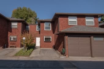 2 bed 1.5 bath Palo Alto townhouse-style condo 1