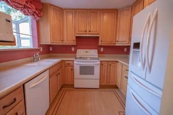 2 bed 1.5 bath Palo Alto townhouse-style condo 3