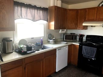 Summer Sublet: Room in 3bd/2br in Downtown San Mateo near Caltrain 3