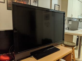 Insignia 42" 120Hz 1080p TV 1