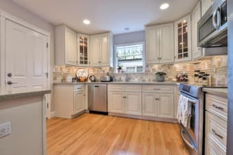 Redwood City -Fully furnished master Bedroom 2