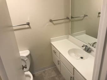 Spacious Unfurnished Room Available in Beautiful Los Altos Apartment! 2