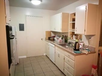 One room sublets in Palo Alto from Feb 21 to Mar 11. Leased day by day 4