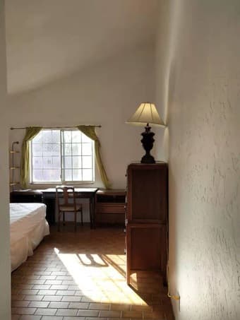 Furnished room in a 3BR house, walking distance to campus 3