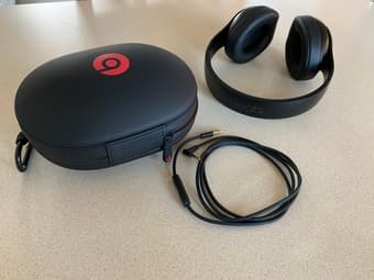 Beats Studio3 Wireless Over‑Ear Headphones - Matte Black 2