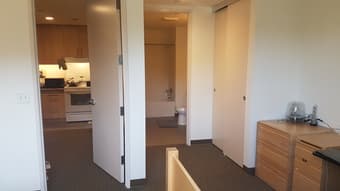 Summer sublet: Furnished room w/ ensuite bathroom in 2BR Apt on campus 1