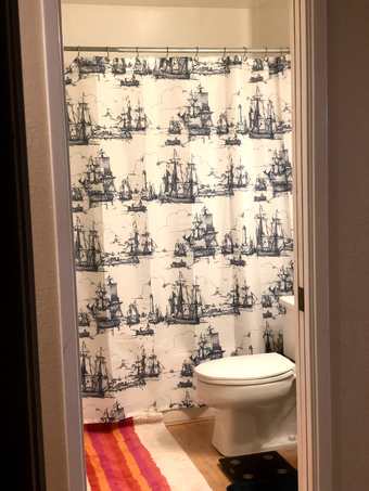 1 bed / 1 bath Fall sublet available - 5 minutes from campus 4