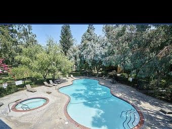 2B 1B condominium, great location, gated community 2