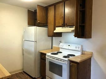 2B 1B condominium, great location, gated community 3