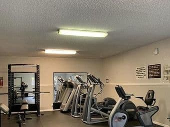 2B 1B condominium, great location, gated community 4