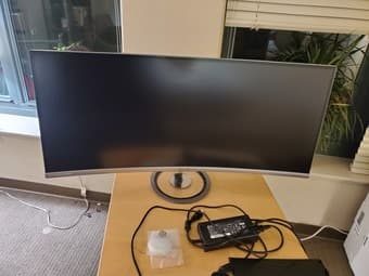 Used Asus Designo Curved 38" Monitor. Screen is in perfect condition. 2