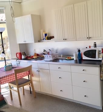 studio in downtown Palo Alto available April-October 1