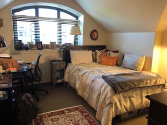 Air-Conditioned Bedroom/Private Bath in Munger Graduate Two-Bedroom 1