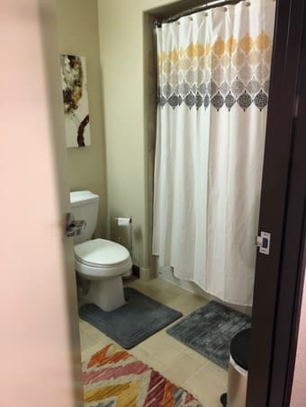 Air-Conditioned Bedroom/Private Bath in Munger Graduate Two-Bedroom 2