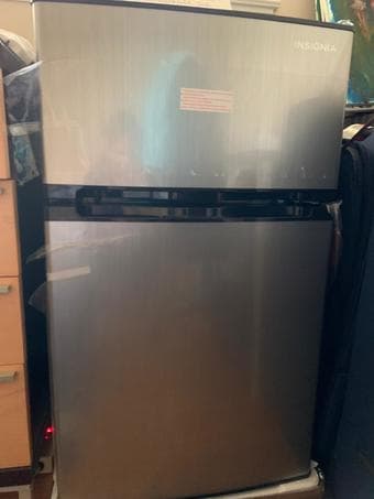 Insignia Mini Fridge+Freezer for Sale 1