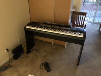 Piano keyboard 88keys mark pro oneiswith wooden stand 2
