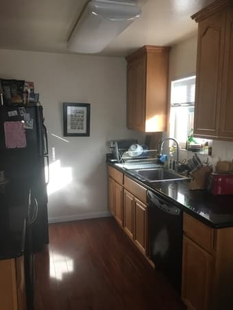 Great 1B1B walking distance to Cal Ave and campus 4