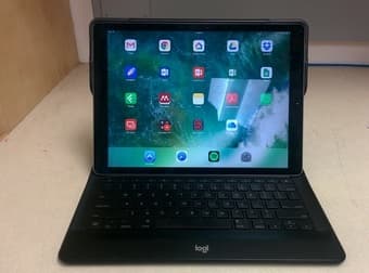 iPad Pro+iPencil+Keyboard Case-13" 256 GB - Like New Condition! - $500 3