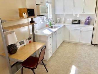 Apr-Jun Sublet in spacious, fully furnished 1br1ba 2