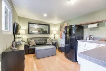 Studio (kitchen, bath, bed & living areas) in Menlo Park near Univ Ave 1