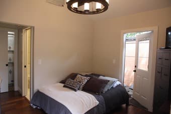 Los Altos Studio (AC, kitchen, bathroom, furnished) 4