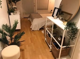 Gorgeous 1 bed with private bathroom for sublet from April to June. 2