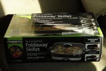 Presto electronic foldaway skillet--used once 1