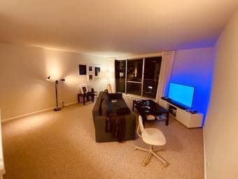 Furnished Private Room in 2b1b in FIDI 4