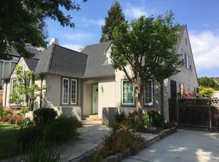 Room w/ private bath in beautiful house short walk to Stanford campus 2