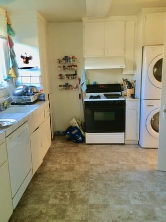 Room in Menlo Park house available - $1350 per month 1