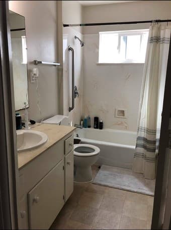 Room in 3 bed 2 bath 2