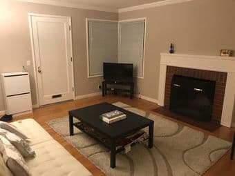 1BR in a 2 BR furnished very clean duplex in great location (redwood) 1