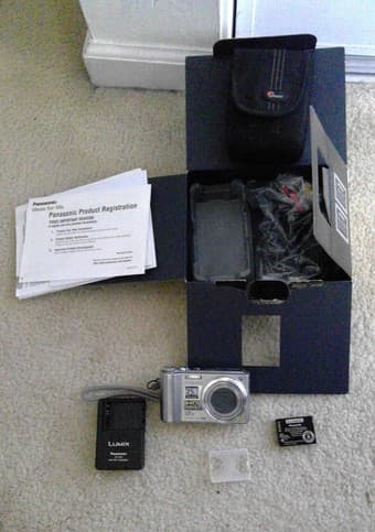 10.1MP Camera w/ Lecia 25mm ultra-wide-angle lens and 12x optical zoom 1