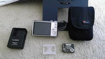 10.1MP Camera w/ Lecia 25mm ultra-wide-angle lens and 12x optical zoom 3