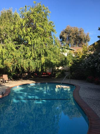 Looking for a female roommate for a 2BR 2BA apartment (Move in June) 1