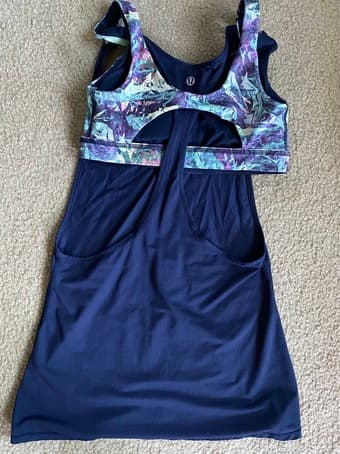 Lululemon tops size 4 3