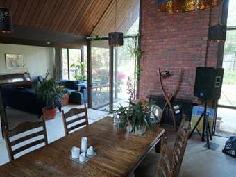Room in beautiful 2500 sq ft eichler house 4