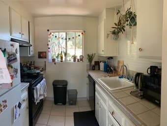 1BR 1BA in great location and close to Stanford 3