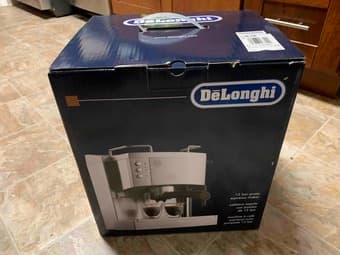 (Brand New)DeLonghi EC702 15-Bar-Pump Espresso Coffee Maker, Stainless 1