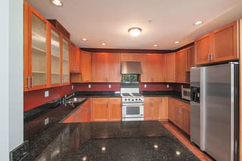 Beautiful Master Bedroom & Private Bath 2