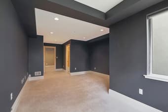 Beautiful Master Bedroom & Private Bath 3