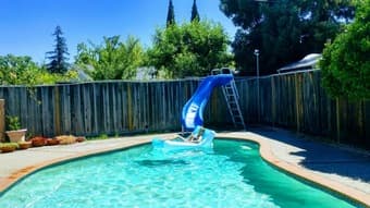 $1300 / 120ft2 - Amazing 1Br in 4Br House in Redwood City - Pool and H 1
