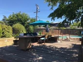 $1300 / 120ft2 - Amazing 1Br in 4Br House in Redwood City - Pool and H 3