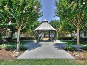 Spacious, modern, brightly lit 3 Bed/2 Bath condo in Sunnyvale 2
