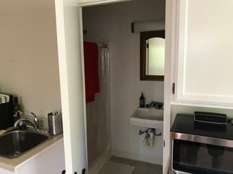 Furnished studio apartment on campus - available now 3