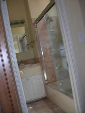 1 bed/1 bath upstairs unfurnished apartment 410sq.ft. (menlo park) 4