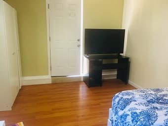 Stylish furnished studio 3 miles from campus 2