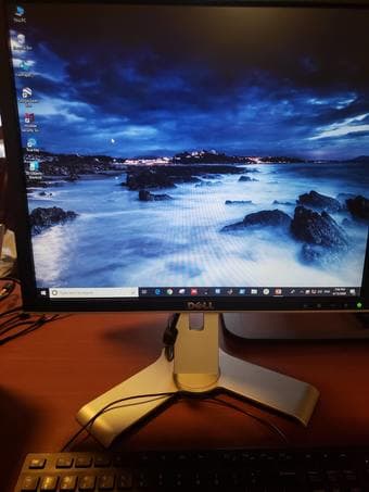 Dell Ultrasharp 1907FP LCD Monitor 19" 1