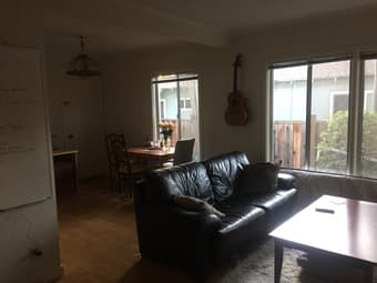 1-Bed Apt DT Menlo Summer 2020 Fully-Furnished + Utilities 2