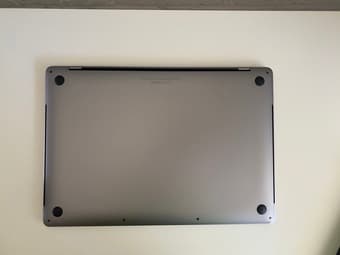 Apple Macbook Pro 2017 15" 16GB RAM, 256GB SSD 4